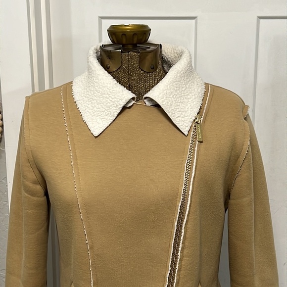 MICHAEL MICHAEL KORS SHERPA LINED MOTO STYLE JACKET SMALL - Picture 3 of 16